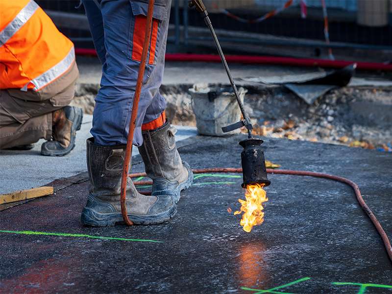 Travaux d'étanchéité bitumineuse dans les Bouches-du-Rhône